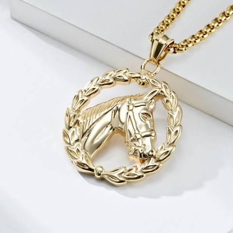 Retro Horse Head Pendant Necklace Stainless Steel Laurel Wreath Animal Medallion Jewelry Men Women Hip Hop Style