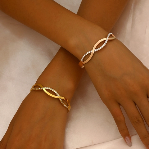 Luxe Titaniumstaal C-Vorm Open Armring Voor Vrouwen Gevlochten Ontwerp 14K Verguld Strass Ingelegd Mode Sieraden