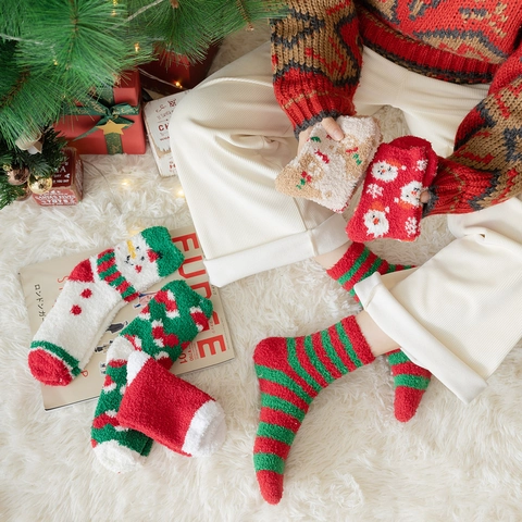 Chaussettes Mi-mollet de Noël en Polaire Corail pour Femmes Chaussettes d'Hiver Épaisses Jacquard Père Noël Renne Maison Sommeil