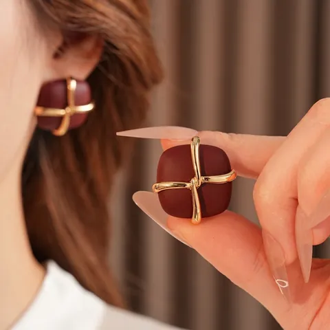 Pendientes De Botón Cuadrados Vintage Cobre Burdeos Mate Con Poste De Plata Cruz Dorada Envuelta Joyería Geométrica