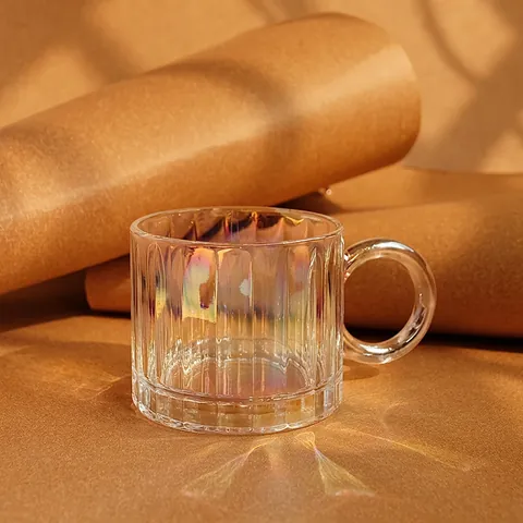 Schillernde Glastasse Mit Großem Rundem Griff Vertikale Streifen Bernsteinfarbene Kaffeetasse Modernes Luxus Trinkgefäß