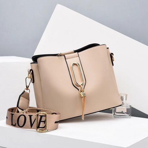 Fashion Women Bucket Bag PU Leather Wide Letter Print Strap Tassel Metal Ring Crossbody Shoulder Bag Casual Versatile