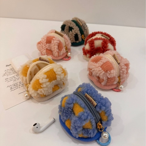 Custodia per Auricolari in Peluche a Quadri con Ciondolo a Perla Mini Borsa Portaoggetti Portatile con Cerniera Donna