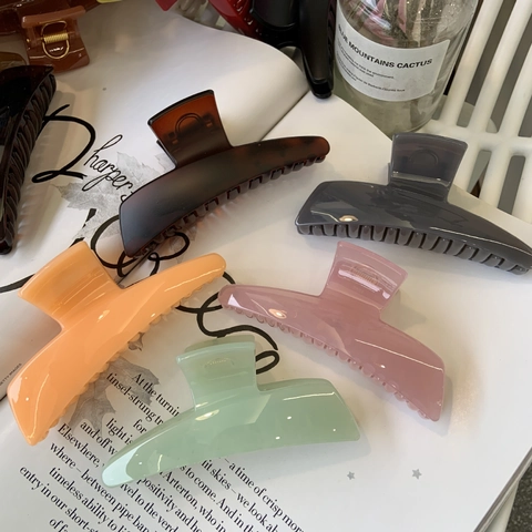 Large Hair Claw Clip Plastic Resin Butterfly Buckle Strong Hold Nonslip Minimalist Shark Jaw Hairpin For Women Girls