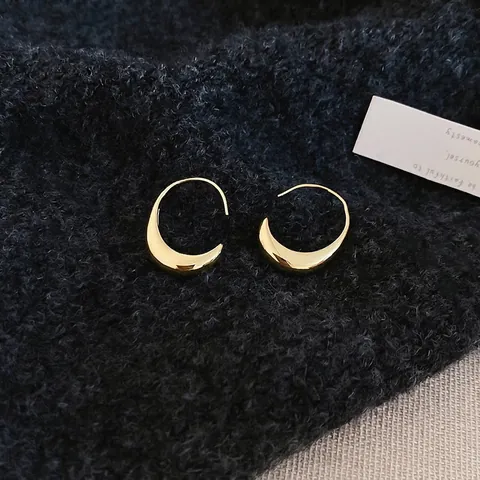 Orecchini A Cerchio Geometrici Ovali A Forma Di C In Rame Placcato Oro Con Perno In Argento Per Donna
