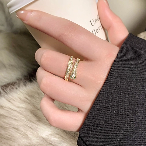 Slangenvorm Open Ring Verguld Koper Met Zirkonia Groene Edelsteenogen Verstelbare Wikkelring Mode Sieraden Voor Dames