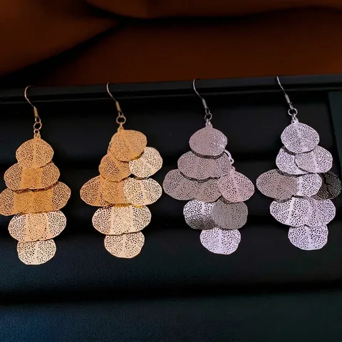 Lagenlook Blatt Hängerohrringe Hohllegierung Stahl Ohrstift Tropfen Haken Chic Schmuck Für Damen