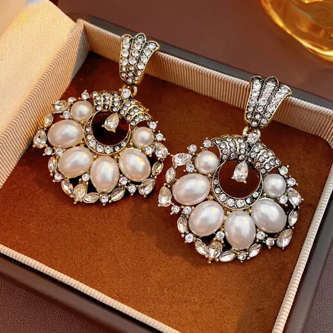 Vintage Palace Style Artificial Pearl Drop Earrings With Rhinestones Alloy Jewelry And Silver Earring Post For Women Luxury