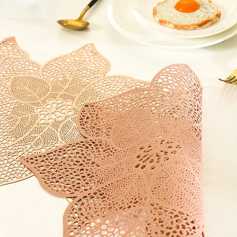 Moderne Holle Bloemen Tafelloper En Placemats PVC Waterdicht Hittebestendig Antislip Metaalachtig Goud Decoratie
