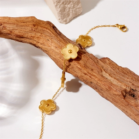 Minimalistische Roestvrij Stalen Goud Vergulde Vijf Bloemblad Bloemen Ketting Armband Voor Dames Mode Sieraden Geschenk