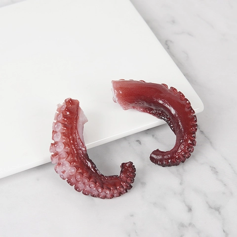 Realistic PVC Simulation Squid Tentacle Keychain Creative Seafood Octopus Leg Food Model Bag Pendant Funny Toy Gift
