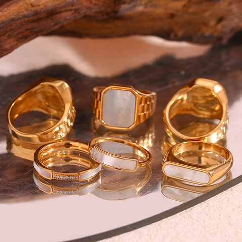 Stainless Steel Gold Plated Ring For Women Minimalist Shell Inlay Geometric Ring With Rhinestone Fashion Hand Jewelry