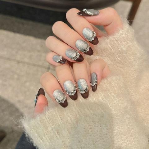 Lussuosi Unghie Finte Fatte a Mano Occhio di Gatto Marrone Stile Francese Resina Con Strass Zirconia Perla Artificial Gioielli Donna