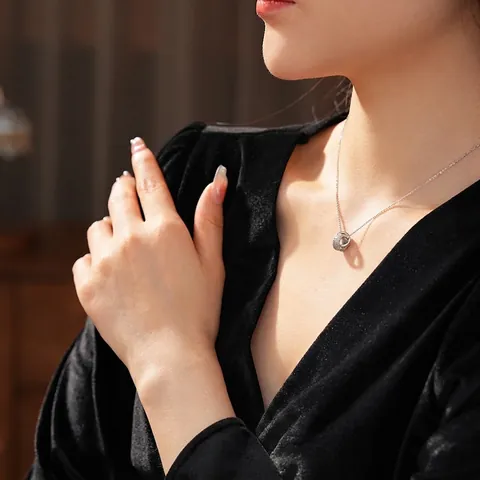 Doppel Ineinandergreifende Kreise Anhänger Halskette Kupfer Vergoldet Zirkon Elegant Minimalistischer Schmuck Damen