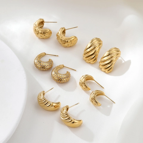 Vintage Stainless Steel Gold Plated Moon Star Hoop Earrings For Women Luxury Pave Rhinestone Embossed Geometric Stud Jewelry