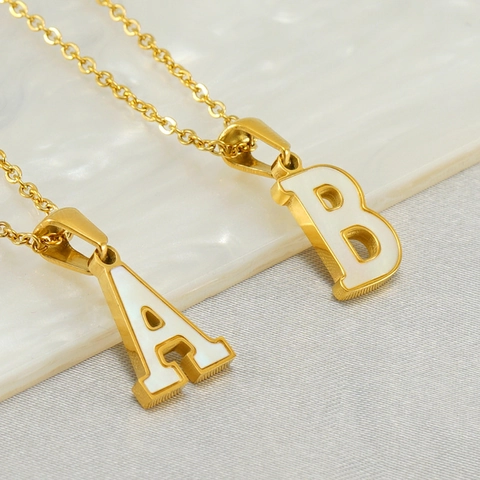 Collar De Moda Con Inicial 18k Chapado En Oro Acero Inoxidable 304 Incrustación De Concha Joyería Para Mujer