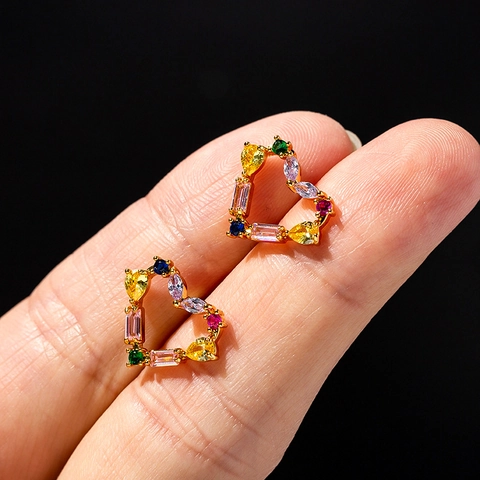 Lussuosi Orecchini a Bottone in Rame a Cuore Placcato Oro Con Intarsio di Zirconia Colorata Gioielli Donna