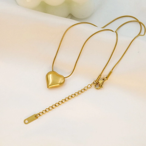 Collana con Pendente a Cuore 3D in Acciaio Inossidabile Placcato Oro 18K per Donna Catena a Serpente Girocollo Minimalista