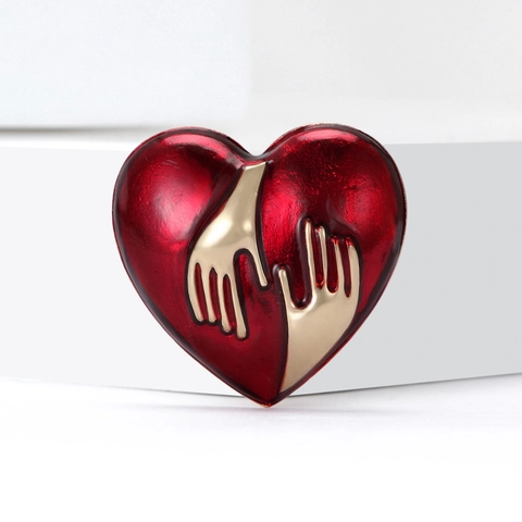 Heart Brooch Pin Alloy Enamel Hugging Hands Red Drip Oil Jewelry Decoration For Women Fashion Trendy Cute