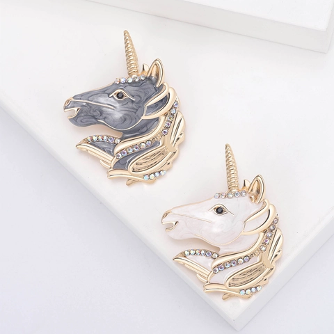 Unicorn Brooch Pin Alloy Enamel Rhinestone Fairytale Animal Design Fashion Accessory Women Elegant Lapel Pin