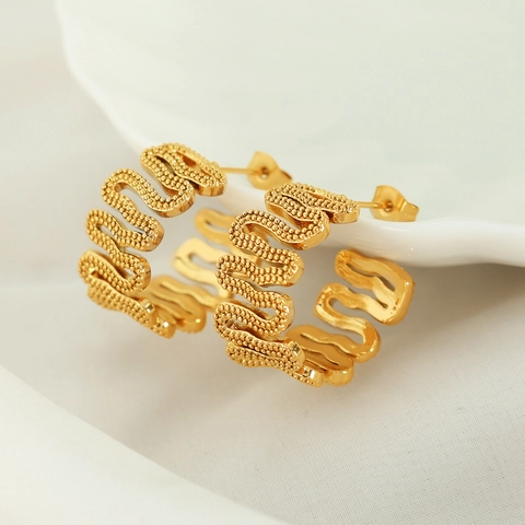 Golvende C Vormige Oorringen Gedraaid Verguld Koper Met Roestvrijstalen Oorsteker Chic Cold Style Sieraden Voor Dames