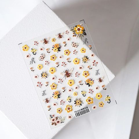 Adesivi Per Unghie Stile Ricamo 3D Fiori Gialli Ape Autoadesivo Tema Giardino Decalcomanie Manicure Per Donne