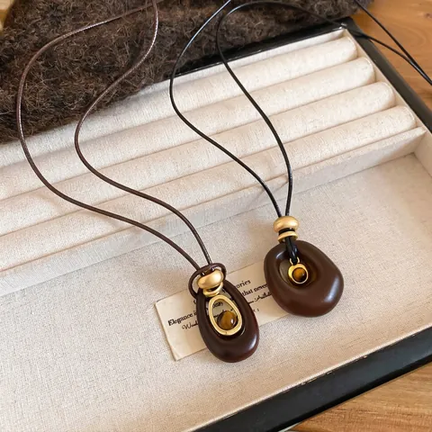 Retro Tigerauge Anhänger Halskette Mit Harz Oval Rahmen Und Legierung Gold Perlen Lange Pullover Kette Schmuck Für Damen