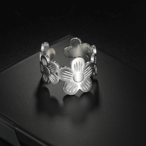 Anello Aperto a Fiore in Acciaio Inossidabile da Donna Minimalista Floreale Cavo Regolabile Gioielli Galvanici Oro Argento