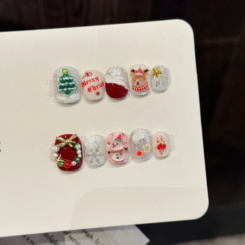Short Christmas Press On Nails 3D Relief Snowman Reindeer Snowflake Red Green White Winter Handmade Manicure For Women
