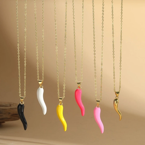 Collana con Pendente a Peperoncino in Rame e Smalto Vintage Minimalista per Donna Gioielli Choker Corno Cornicello Italiano