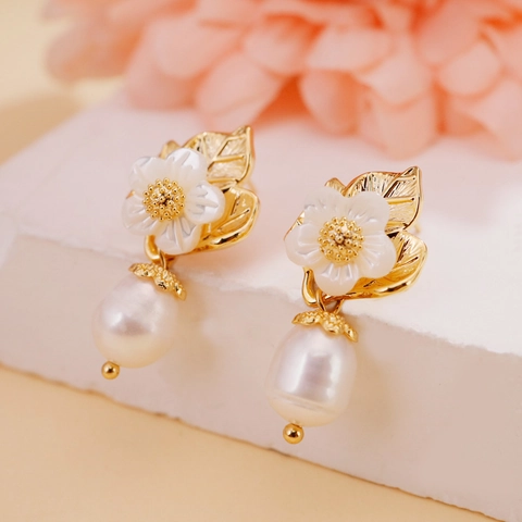 Vintage Chic Gold Plated Camellia Flower Stud Earrings Natural Baroque Freshwater Pearl Drop Earrings For Women Jewelry