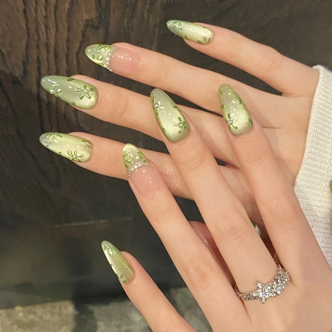 Handgemachte Grüne Katzenauge Kunstnägel Zum Aufkleben Mit Handgemalten Blumen Und Künstliche Perlendekor Elegante Künstliche Fingernägel