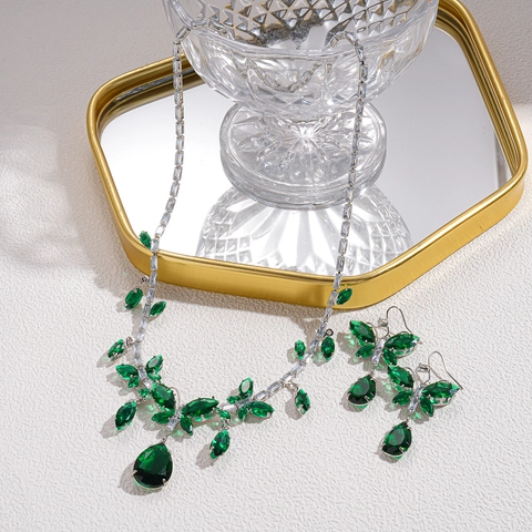 Vintage Butterfly Teardrop Jewelry Set Copper Green Rhinestone Pendant Necklace And Earrings Elegant Palace Style Women