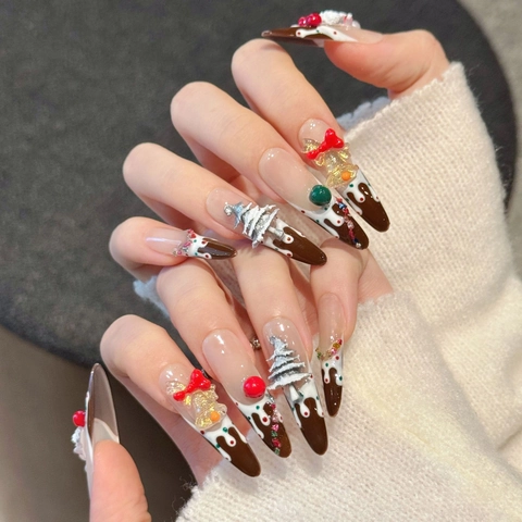 Kerst Plaknagels Handgemaakt Stiletto Lang 3D Kerstman Sneeuwpop Chocolade Stijl Feestelijke Kunstnagels