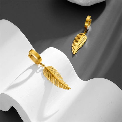 Feder Anhänger Creolen Edelstahl Vakuum Vergoldet Matt Textur Minimalistische Blatt Hängende Schmuck