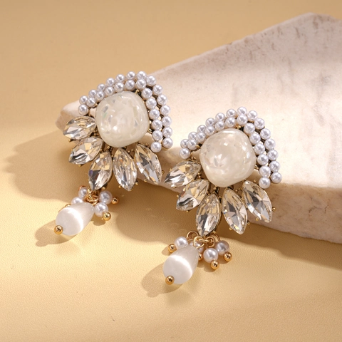 Vintage Geometric Rhombus Drop Earrings With Resin Imitation Artificial Pearl Rhinestone Alloy And Silver Earring Post For Women