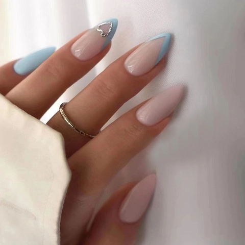 Press On Nails French Tip Lunghe Forma Mandorla Blu Chiaro Rosa Nude Design Cuore Unghie Artificiali Lucide Per Donne