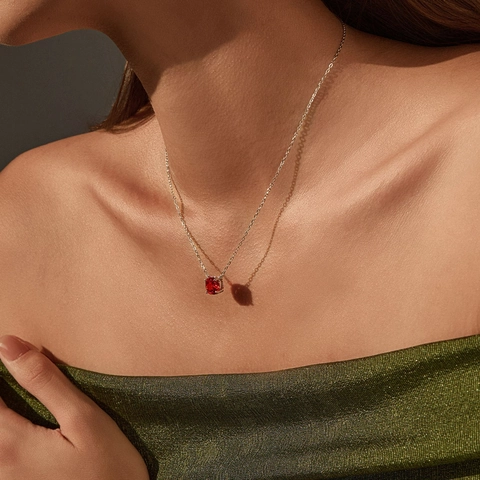 Elegante Collana Con Pendente In Zircone Granato Rosso Ottagonale Con Catena Per Clavicola In Argento Sterling 925 Per Donna