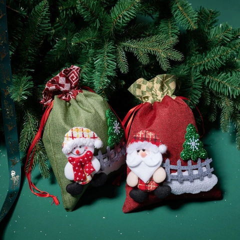 Christmas Drawstring Gift Bag 3D Applique Santa Snowman Design Imitation Linen Fabric Festive Candy Pouch Holiday Party Decor