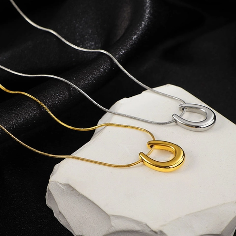 Collar Con Colgante De Herradura En Forma De U De Acero Inoxidable Cadena De Serpiente Geométrica Joyería Minimalista Mujer