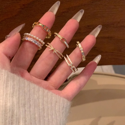 Verstellbarer Kupferring Mit Schleife Und Künstliche Perle Für Damen Eleganter Zirkon Besetzter Nischendesign Modeschmuck
