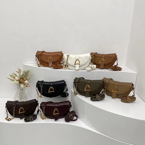 Bolso De Silla De Montar Semicircular De Moda Cuero PU Cadena Metal Bolso De Hombro Cruzado Tendencia Vintage Mujer