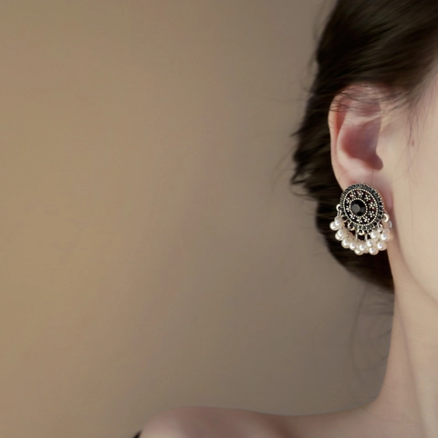 Pendientes Redondos Estilo Étnico Retro Con Diamantes De Imitación Negros Y Borla De Perlas Artificiales De Imitación Silver Earring Post Para Mujeres