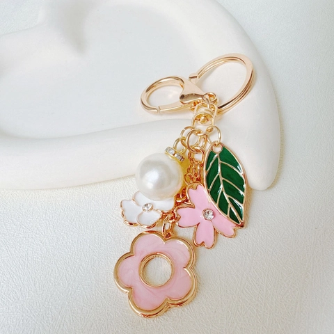 Koreanischer Stil Legierung Blume Blatt Schlüsselanhänger Mit Strass Künstliche Perle Emaille Anhänger Tasche Charme Für Damen Mädchen Geschenk Auto Zubehör
