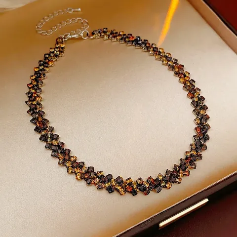 Alloy Strass Choker Halskette Geometrisches Quadratmuster Verstellbare Kette Luxus Mode Schmuck Für Damen