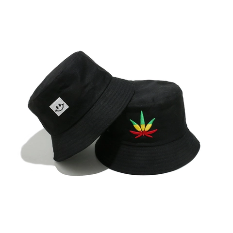 Schwarzer Fischerhut Polyester Smiley Gesicht Cannabis Blatt Stickerei Sonnenschutz Streetwear Hip Hop