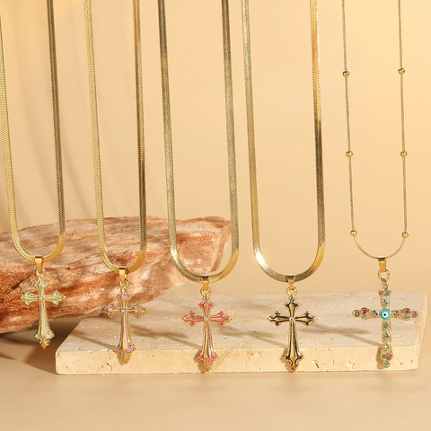Collana con Ciondolo a Croce in Rame Oro Bohemien per Donna Zirconia Smalto Malocchio Catena a Serpente Gioielli
