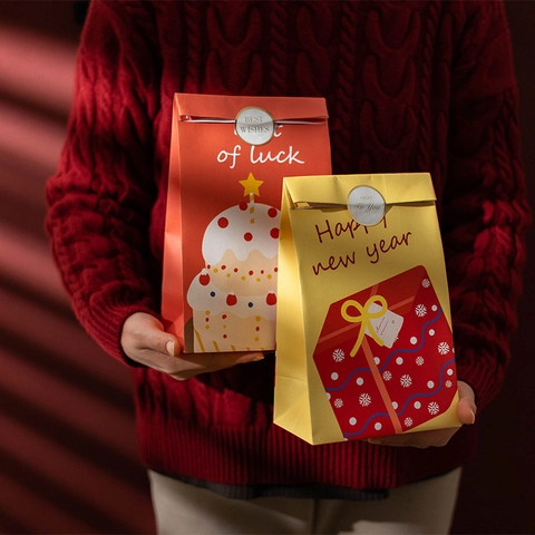 Paper Gift Bags Flat Pocket Style With Sealing Stickers New Year Christmas Theme Cartoon Design Holiday Presents Packaging