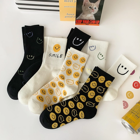 Damen Crew Socken Baumwolle Smiley Muster SMILE Buchstabe Atmungsaktiv Geripptes Bündchen Preppy Stil Lässig Alltag