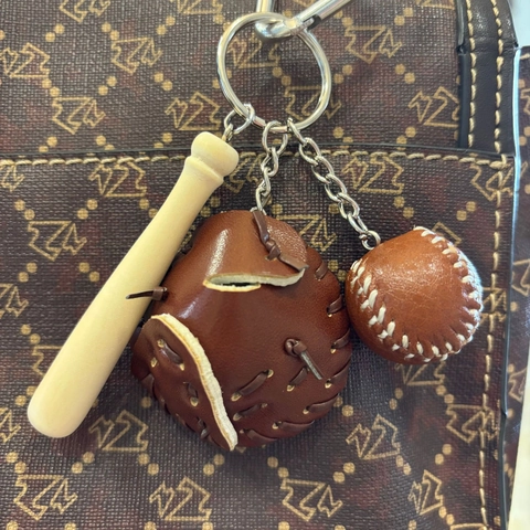 Mini Baseball Keychain Set Creative Sports PU Leather Glove Wooden Bat Charm Keychain For Bag Pendant Party Gift Sports Fans Accessories